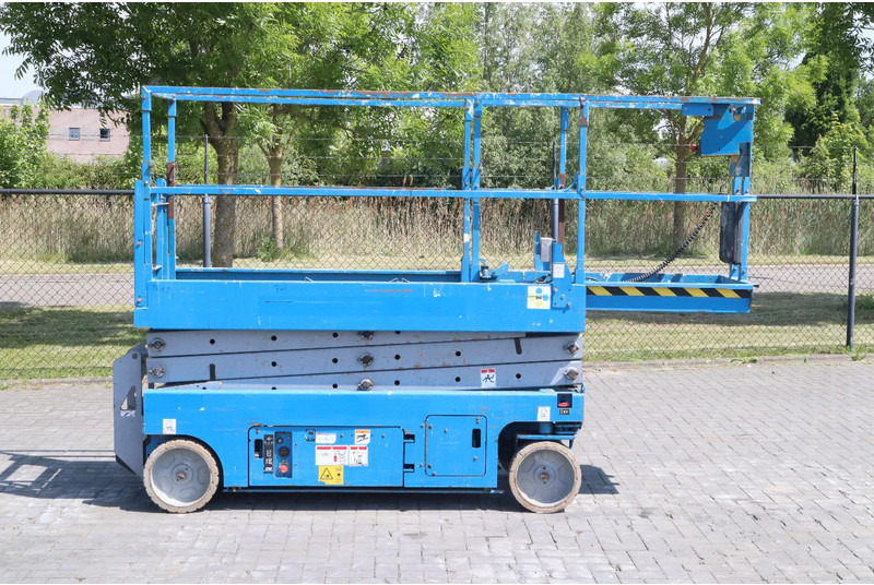 Genie GS-2032 | 8 METER | 363 KG - Ножична работна платформа: снимка 4 Genie GS-2032 | 8 METER | 363 KG - Ножична работна платформа: снимка 4