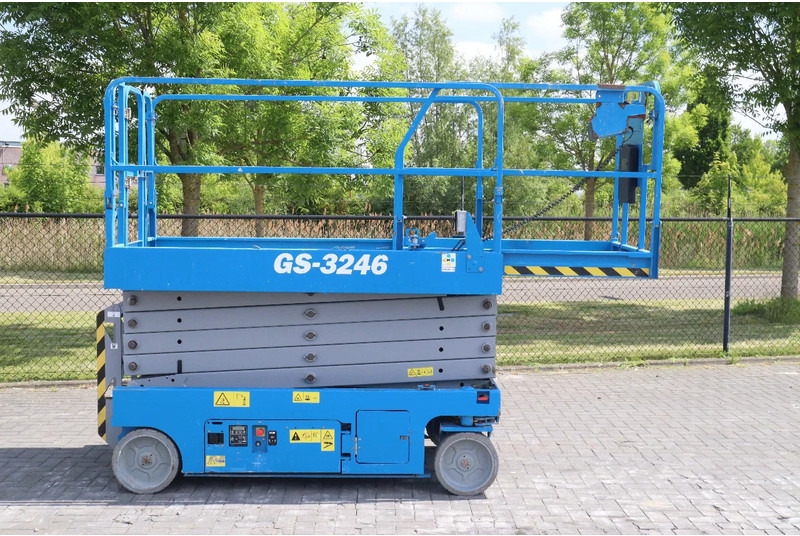 Genie GS-3246 | 12 METER | 318 KG - Ножична работна платформа: снимка 4 Genie GS-3246 | 12 METER | 318 KG - Ножична работна платформа: снимка 4