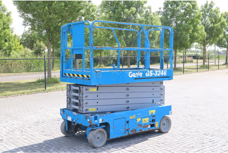 Genie GS-3246 | 12 METER | 318 KG - Ножична работна платформа: снимка 3 Genie GS-3246 | 12 METER | 318 KG - Ножична работна платформа: снимка 3