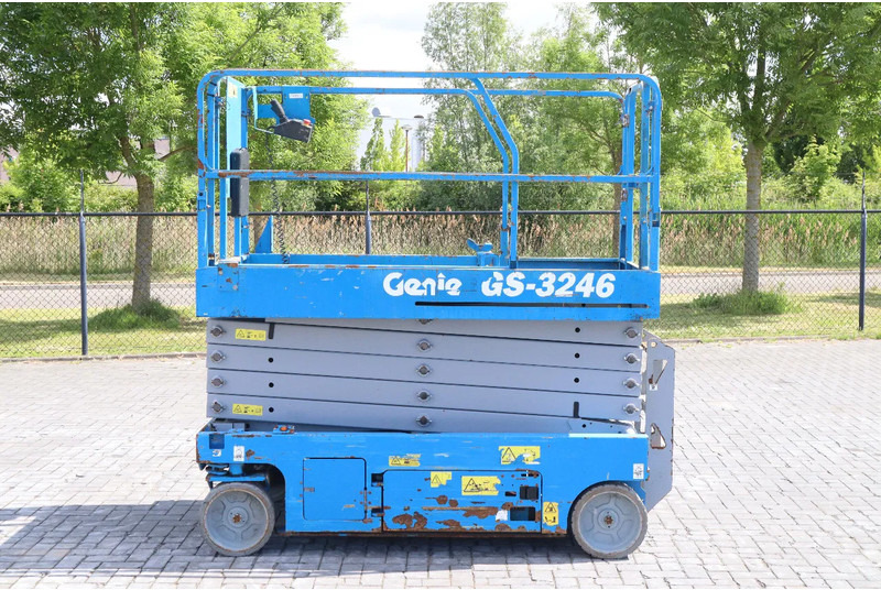 Genie GS-3246 | 12 METER | 318 KG - Ножична работна платформа: снимка 1 Genie GS-3246 | 12 METER | 318 KG - Ножична работна платформа: снимка 1