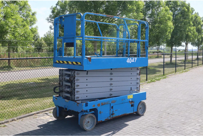 Genie GS-4047 | 14 METER | 350 KG - Ножична работна платформа: снимка 3 Genie GS-4047 | 14 METER | 350 KG - Ножична работна платформа: снимка 3