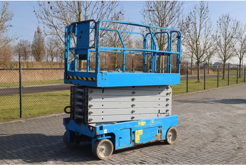 Genie GS-4047 | 14 METER | 350 KG - Ножична работна платформа: снимка 3 Genie GS-4047 | 14 METER | 350 KG - Ножична работна платформа: снимка 3