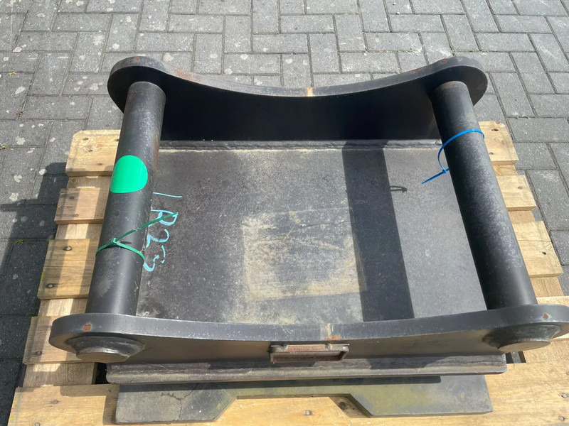 HK Spesialisten S70 | ADAPTER PLATE | DEMAREC DRG 28 / 36 / MQP 25 - Хидравлична ножица за Строителна техника: снимка 4 HK Spesialisten S70 | ADAPTER PLATE | DEMAREC DRG 28 / 36 / MQP 25 - Хидравлична ножица за Строителна техника: снимка 4
