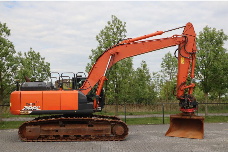 Hitachi ZX300 LC-6 | ROTOTILT | BUCKET | GPS - Верижен багер: снимка 4 Hitachi ZX300 LC-6 | ROTOTILT | BUCKET | GPS - Верижен багер: снимка 4