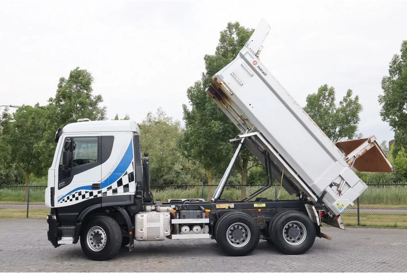 Iveco Stralis X-WAY 570 6X4 FULL STEEL BIG AXLES RETARDER EURO 6 - Самосвал камион: снимка 2 Iveco Stralis X-WAY 570 6X4 FULL STEEL BIG AXLES RETARDER EURO 6 - Самосвал камион: снимка 2