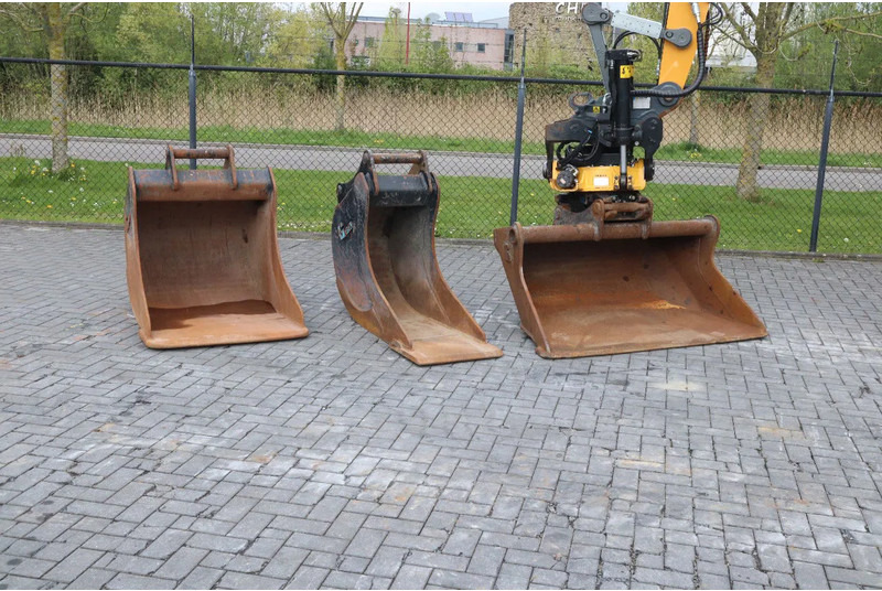 Верижен багер Liebherr R914 COMPACT S | ROTOTILT | 3X BUCKET | DOZERBLADE: снимка 11