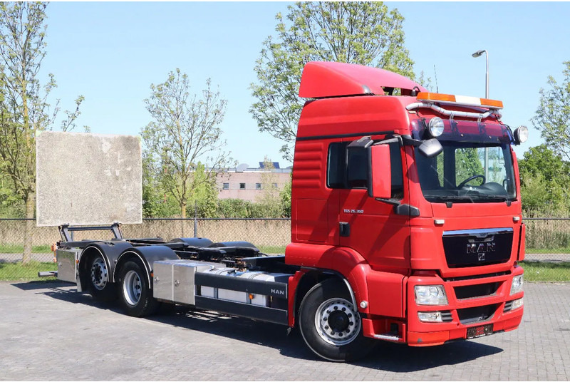 MAN TGS 26.360 | 6X2 | BDF | ONLY 80.000 KM! | EURO 5 - Контейнеровоз/ Сменна каросерия камион: снимка 2 MAN TGS 26.360 | 6X2 | BDF | ONLY 80.000 KM! | EURO 5 - Контейнеровоз/ Сменна каросерия камион: снимка 2