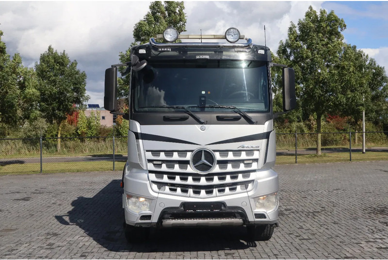 Mercedes-Benz Arocs 2651 | 6X4 | RETARDER | BIG AXLES | EURO 6 - Самосвал камион: снимка 2 Mercedes-Benz Arocs 2651 | 6X4 | RETARDER | BIG AXLES | EURO 6 - Самосвал камион: снимка 2