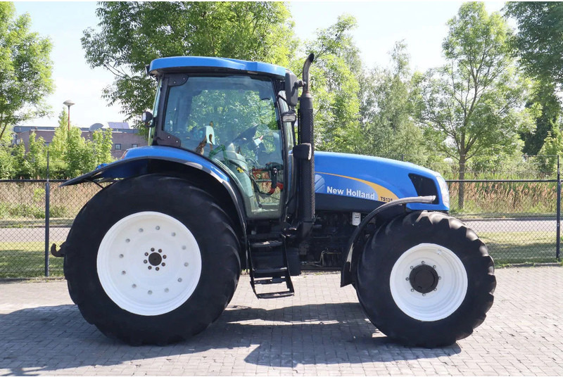 New Holland TS135A | 40 KM/H | 4X4 | SUPERSTEER - Трактор: снимка 4 New Holland TS135A | 40 KM/H | 4X4 | SUPERSTEER - Трактор: снимка 4