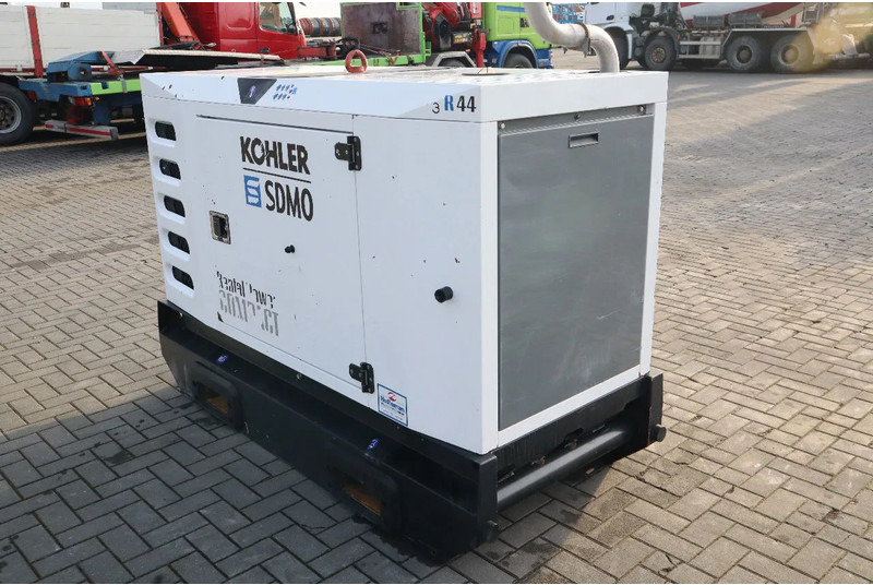 SDMO R44C3 | 44 KVA | GOOD WORKING - Електрогенератор: снимка 4 SDMO R44C3 | 44 KVA | GOOD WORKING - Електрогенератор: снимка 4