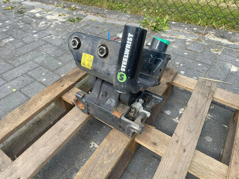 STEELWRIST TCX S30 - 180 MEC | TILT COUPLER | TILTING COUPLER | NEW / UNUSED - Тилтротатор за Строителна техника: снимка 1 STEELWRIST TCX S30 - 180 MEC | TILT COUPLER | TILTING COUPLER | NEW / UNUSED - Тилтротатор за Строителна техника: снимка 1