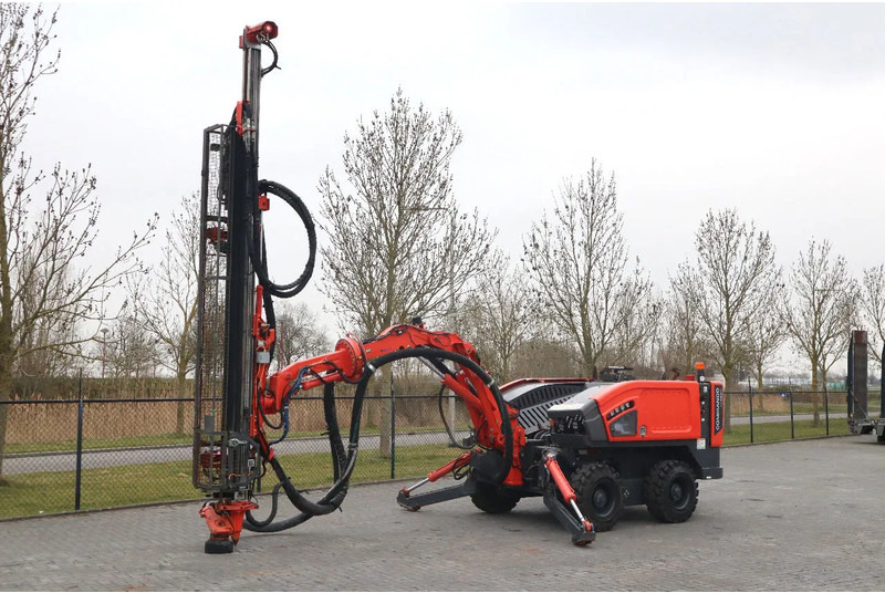 Sandvik 2 PIECES COMMANDO DC 300 RI S5 | ONLY 470 DRILLING HOURS - Пробивна машина: снимка 2 Sandvik 2 PIECES COMMANDO DC 300 RI S5 | ONLY 470 DRILLING HOURS - Пробивна машина: снимка 2