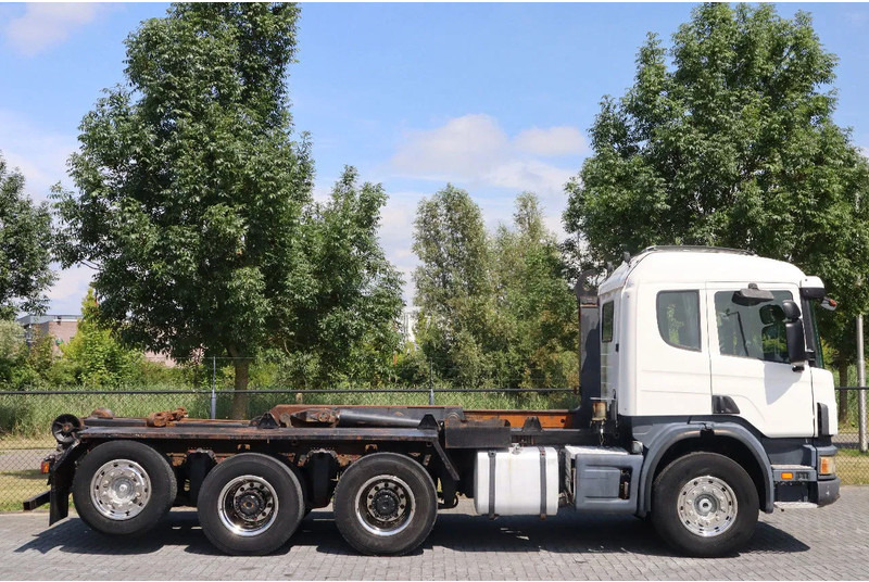 Scania P124-420 | 8X4 | HOOKLIFT | MANUAL | BIG AXLES | EURO 3 - Мултилифт с кука камион: снимка 4 Scania P124-420 | 8X4 | HOOKLIFT | MANUAL | BIG AXLES | EURO 3 - Мултилифт с кука камион: снимка 4