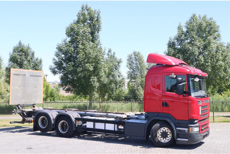 Scania R580 V8 | 6X2 | BDF | RETARDER | TAILLIFT | EURO 6 - Контейнеровоз/ Сменна каросерия камион: снимка 3 Scania R580 V8 | 6X2 | BDF | RETARDER | TAILLIFT | EURO 6 - Контейнеровоз/ Сменна каросерия камион: снимка 3