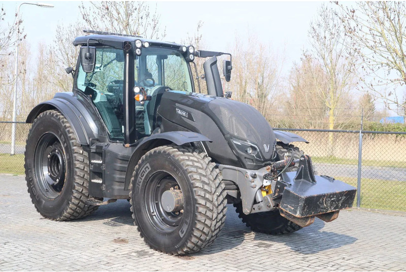 Valtra T234 D UNLIMITED | FRONT PTO | 53 KM/H | FULL OPTION - Трактор: снимка 5 Valtra T234 D UNLIMITED | FRONT PTO | 53 KM/H | FULL OPTION - Трактор: снимка 5