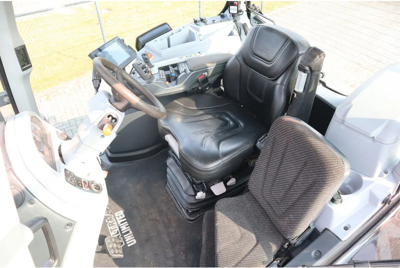 Трактор Valtra T234 D UNLIMITED | FRONT PTO | 53 KM/H | FULL OPTION: снимка 15