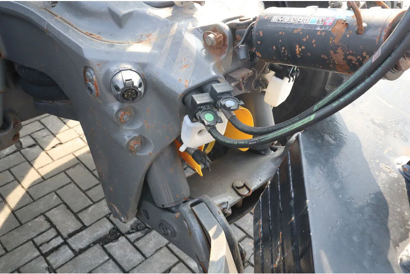 Трактор Valtra T234 D UNLIMITED | FRONT PTO | 53 KM/H | FULL OPTION: снимка 12