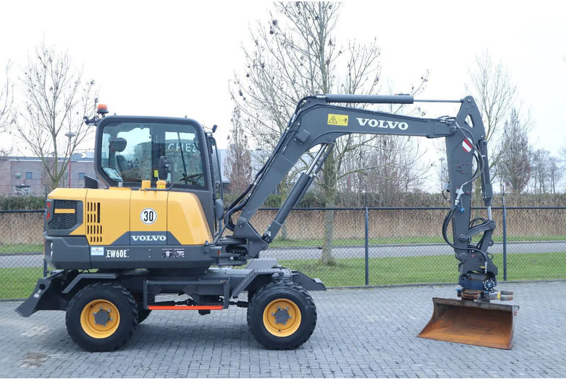 Volvo EW60E | DEMO | 30 KM/H | ROTOTILT + GRIPPER | BUCKET - Колесен багер: снимка 4 Volvo EW60E | DEMO | 30 KM/H | ROTOTILT + GRIPPER | BUCKET - Колесен багер: снимка 4