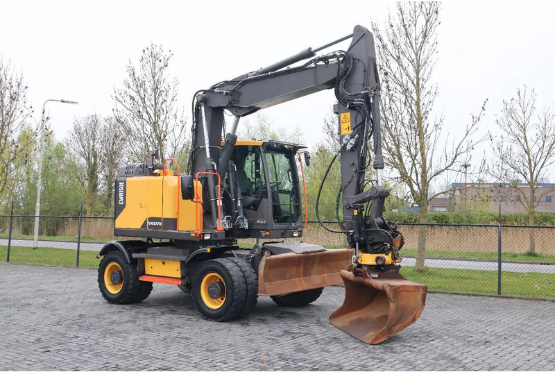 Volvo EWR 150 E | ROTOTILT | BUCKET | TRAILER HYDR - Колесен багер: снимка 5 Volvo EWR 150 E | ROTOTILT | BUCKET | TRAILER HYDR - Колесен багер: снимка 5
