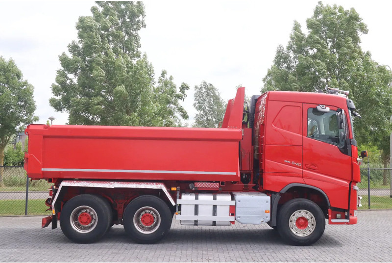 Volvo FH 540 | 6X4 | RETARDER | BIG AXLES | EURO 6 - Самосвал камион: снимка 4 Volvo FH 540 | 6X4 | RETARDER | BIG AXLES | EURO 6 - Самосвал камион: снимка 4