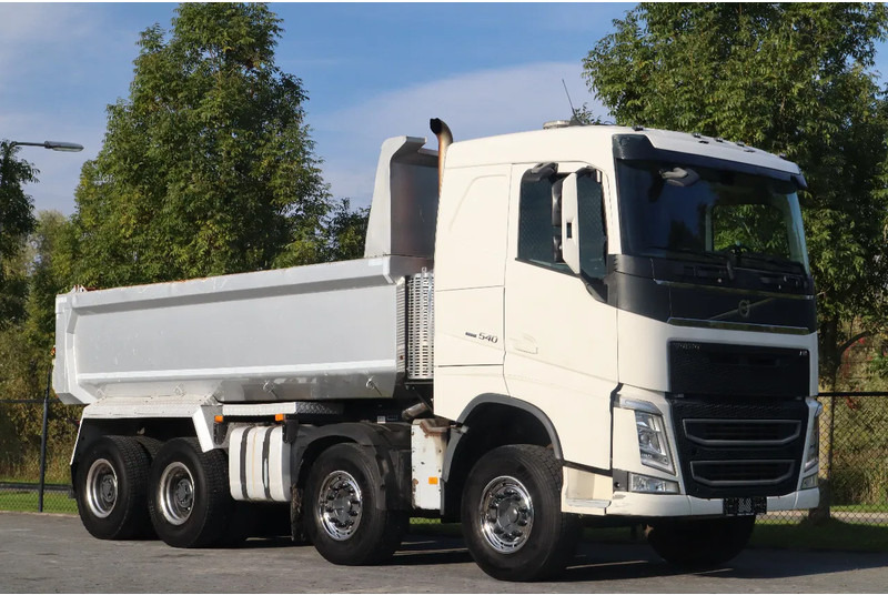 Volvo FH 540 | 8X4 | BIG AXLES | RETARDER | EURO 6 - Самосвал камион: снимка 2 Volvo FH 540 | 8X4 | BIG AXLES | RETARDER | EURO 6 - Самосвал камион: снимка 2