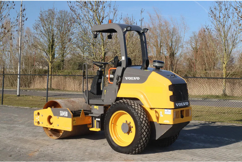 Volvo SD45B | GOOD CONDIITON | LOW HOURS - Валяк: снимка 3 Volvo SD45B | GOOD CONDIITON | LOW HOURS - Валяк: снимка 3