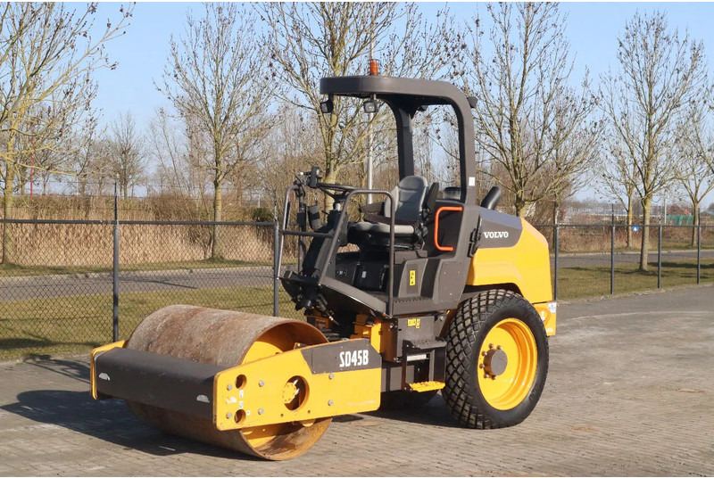 Volvo SD45B | GOOD CONDIITON | LOW HOURS - Валяк: снимка 2 Volvo SD45B | GOOD CONDIITON | LOW HOURS - Валяк: снимка 2