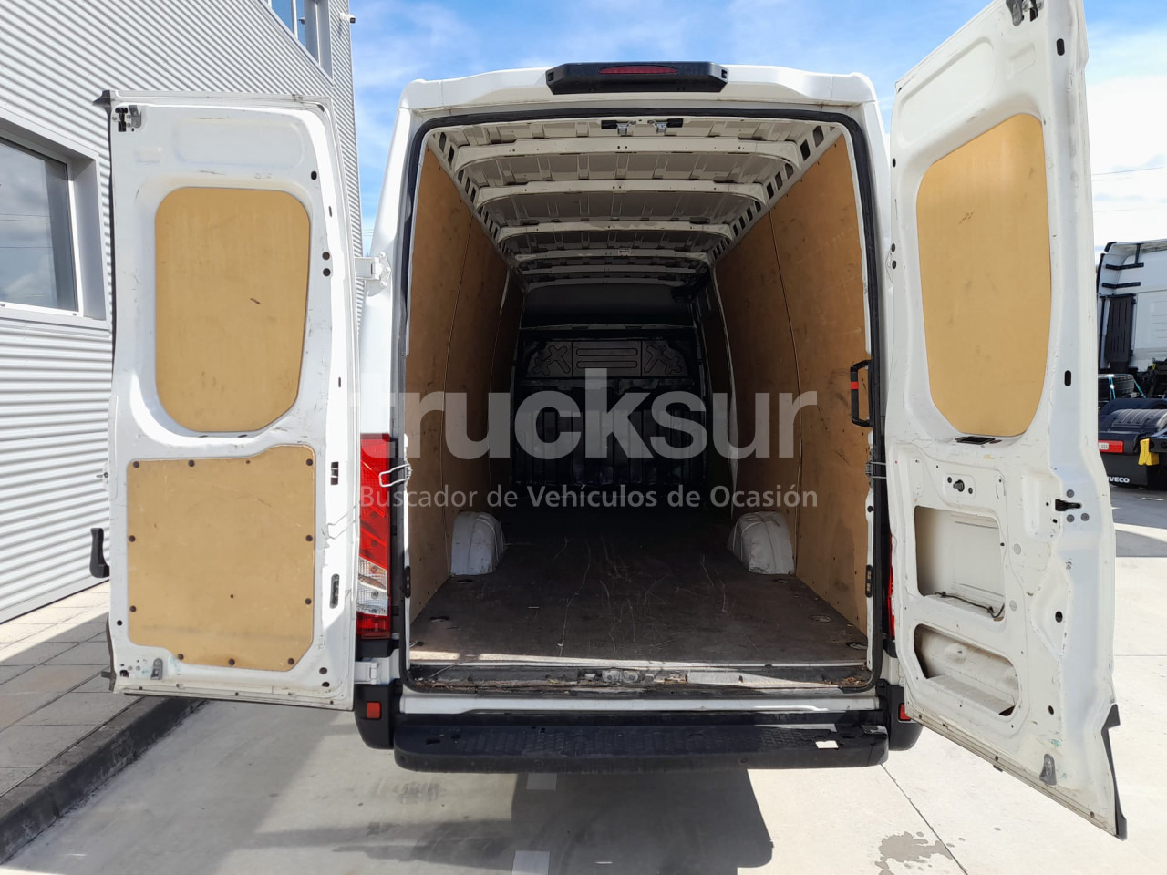 Лекотоварен автомобил фургон IVECO DAILY 35S16: снимка 11