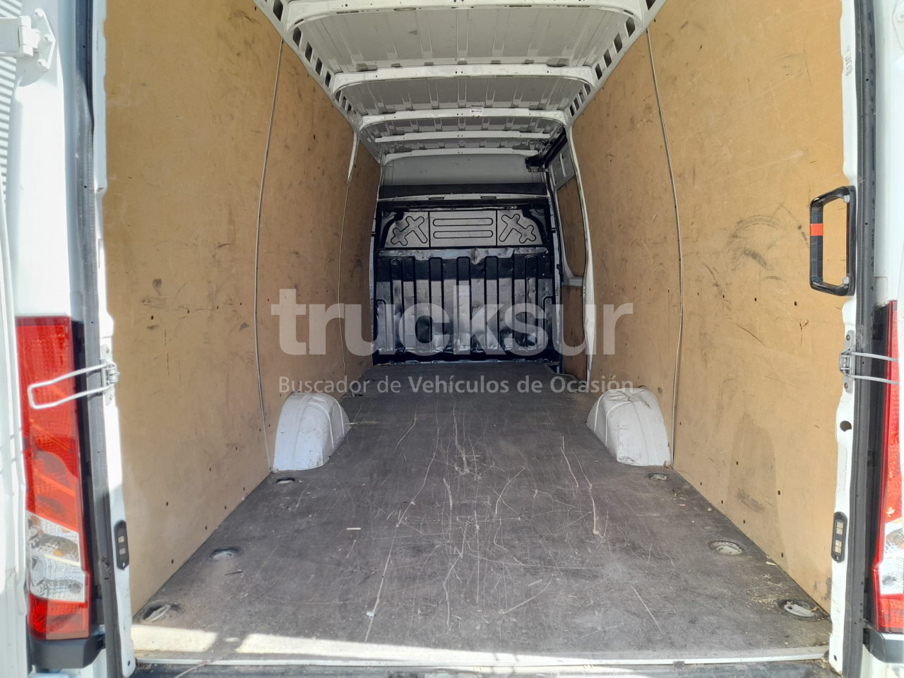 Лекотоварен автомобил фургон IVECO DAILY 35S16: снимка 9