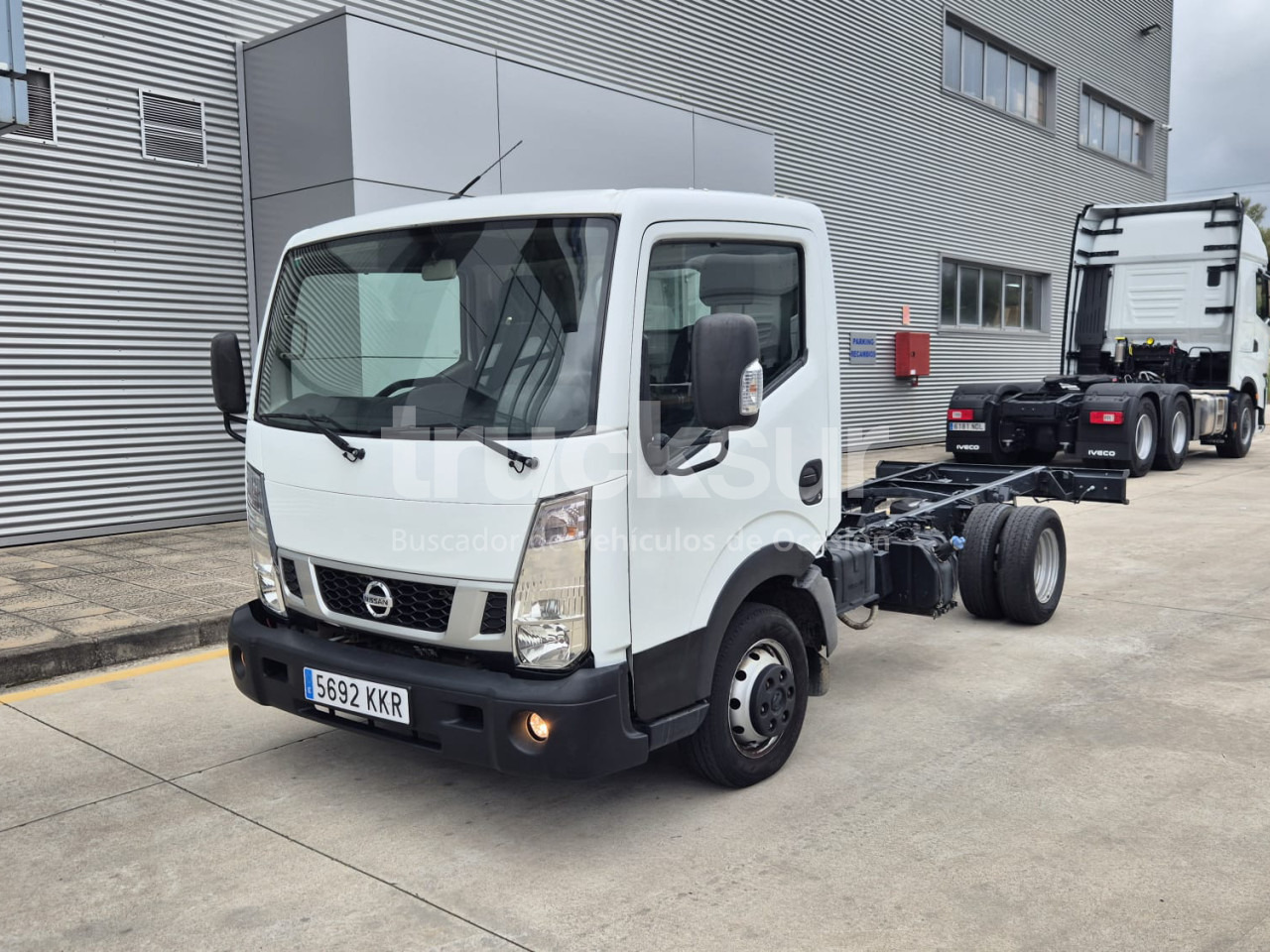 NISSAN NT 400 - Шаси кабина: снимка 1 NISSAN NT 400 - Шаси кабина: снимка 1