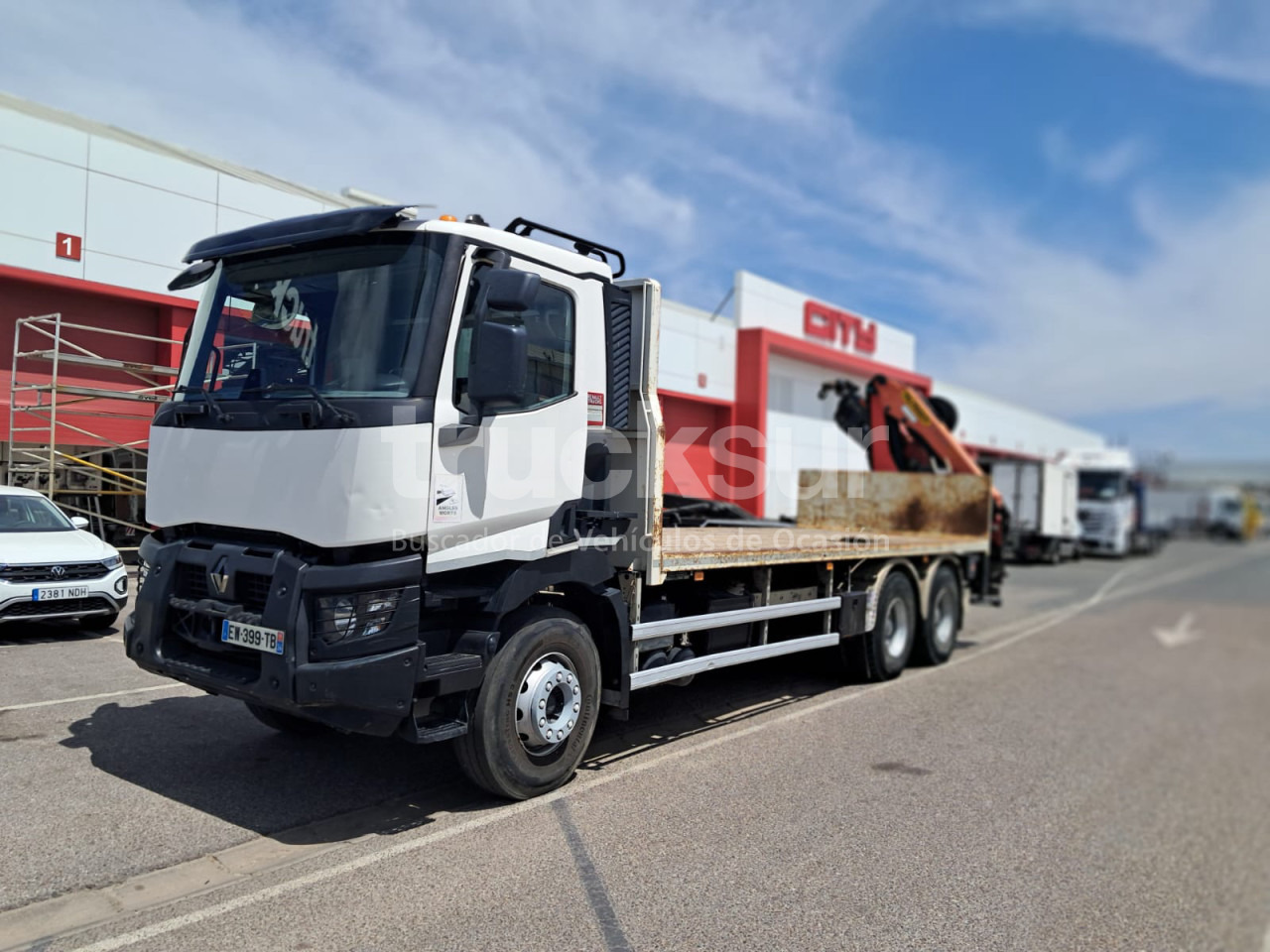 RENAULT C380.26 - Бордови камион, Камион с кран: снимка 1 RENAULT C380.26 - Бордови камион, Камион с кран: снимка 1