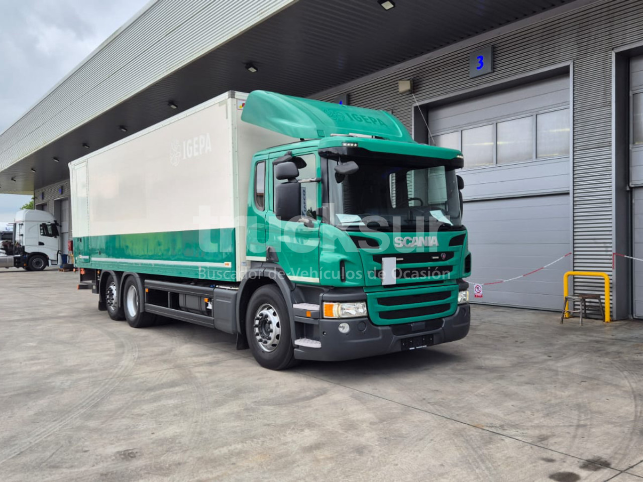 SCANIA P320.26 ejes 6x2*4 - Камион с брезент: снимка 2 SCANIA P320.26 ejes 6x2*4 - Камион с брезент: снимка 2
