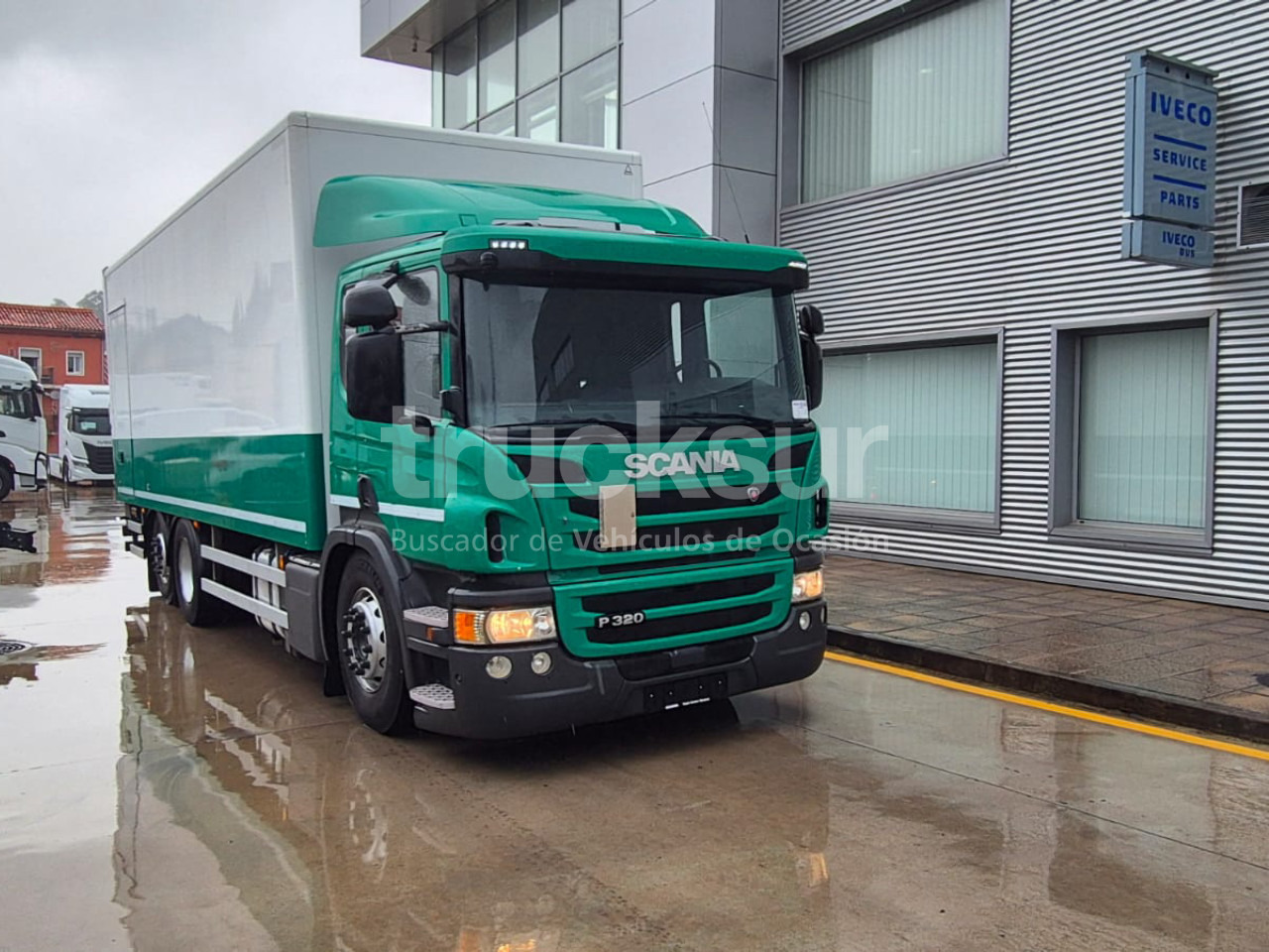 SCANIA P320.26 ejes 6x2*4 - Камион фургон: снимка 2 SCANIA P320.26 ejes 6x2*4 - Камион фургон: снимка 2