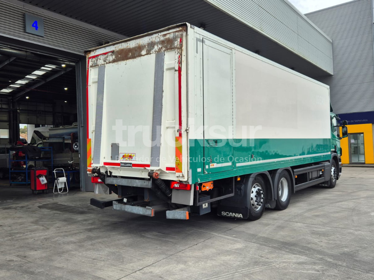 SCANIA P320.26 ejes 6x2*4 - Камион с брезент: снимка 3 SCANIA P320.26 ejes 6x2*4 - Камион с брезент: снимка 3