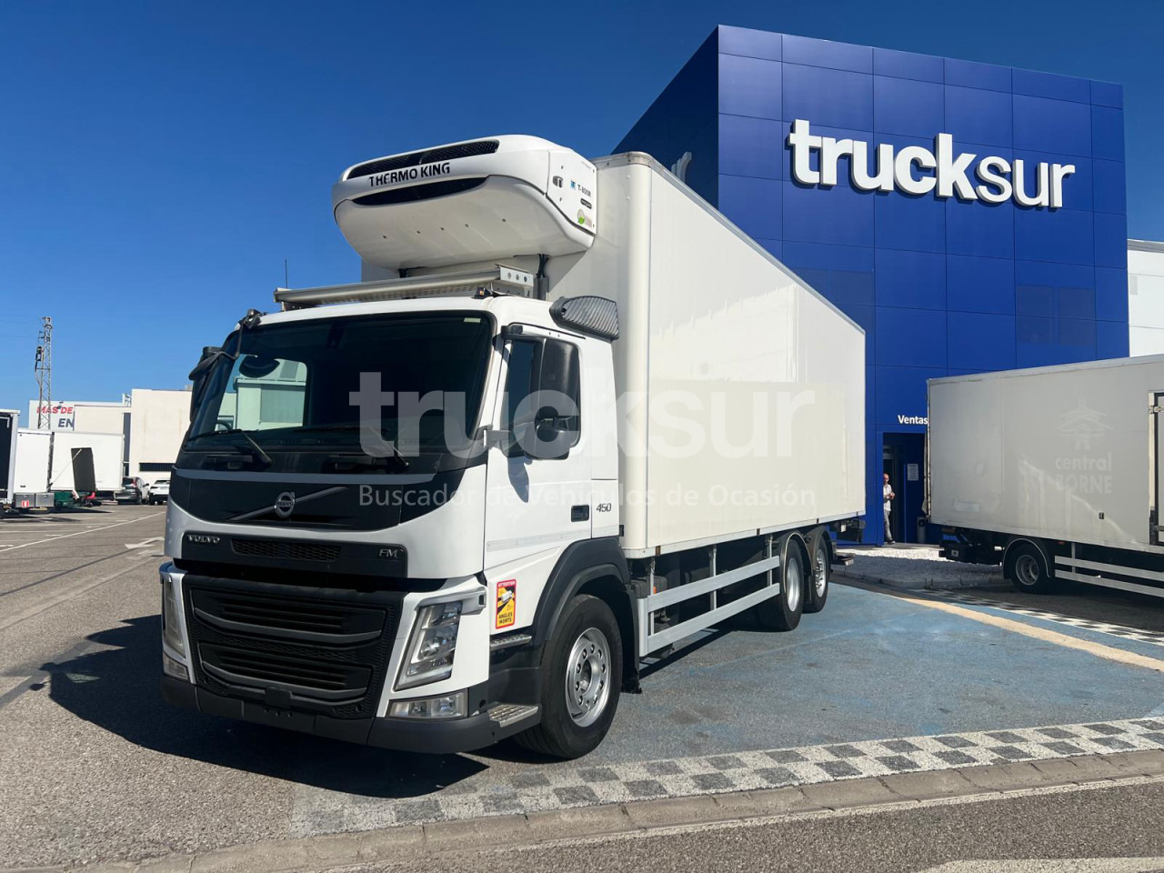 VOLVO FM450 ejes 6x2*4 - Рефрижератор камион: снимка 1 VOLVO FM450 ejes 6x2*4 - Рефрижератор камион: снимка 1