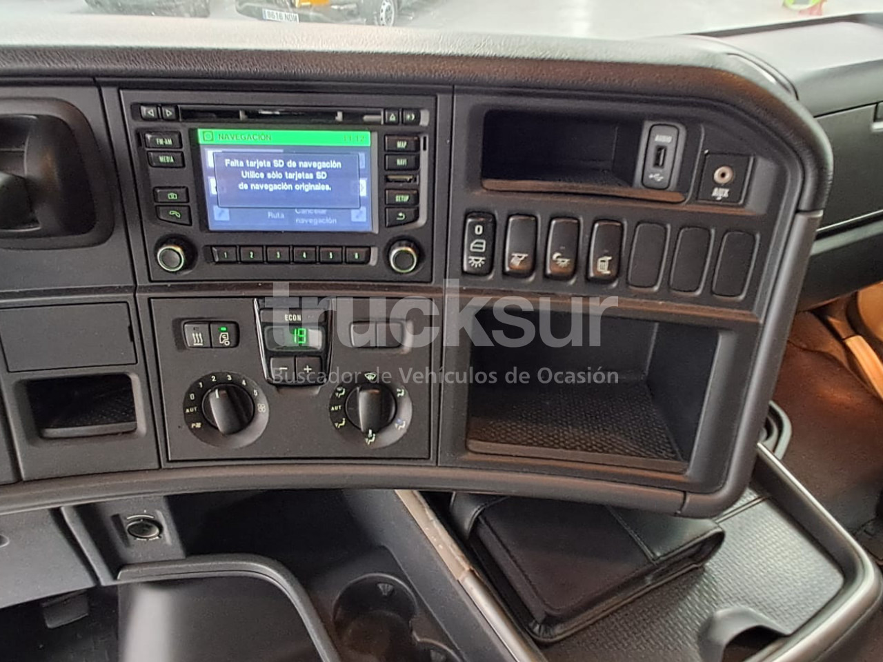 Влекач SCANIA R450: снимка 11