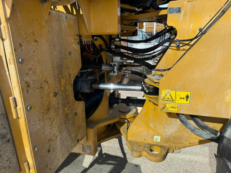 Caterpillar 966M - Колесен товарач: снимка 5 Caterpillar 966M - Колесен товарач: снимка 5