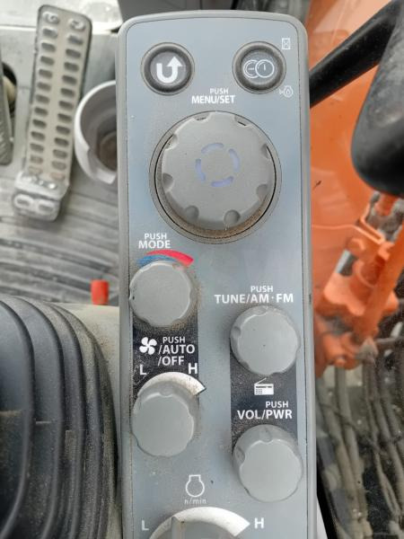 Колесен багер Hitachi ZAXIS 140W: снимка 6