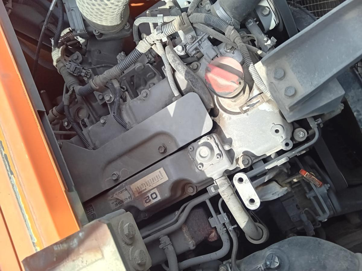 Колесен багер Hitachi ZAXIS 140W: снимка 8