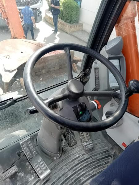 Hitachi ZAXIS 140W - Колесен багер: снимка 4 Hitachi ZAXIS 140W - Колесен багер: снимка 4