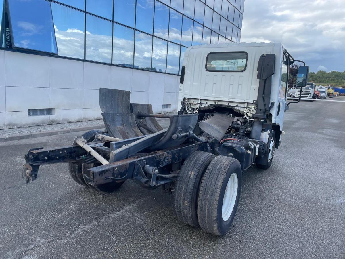 Isuzu - Шаси кабина: снимка 3 Isuzu - Шаси кабина: снимка 3