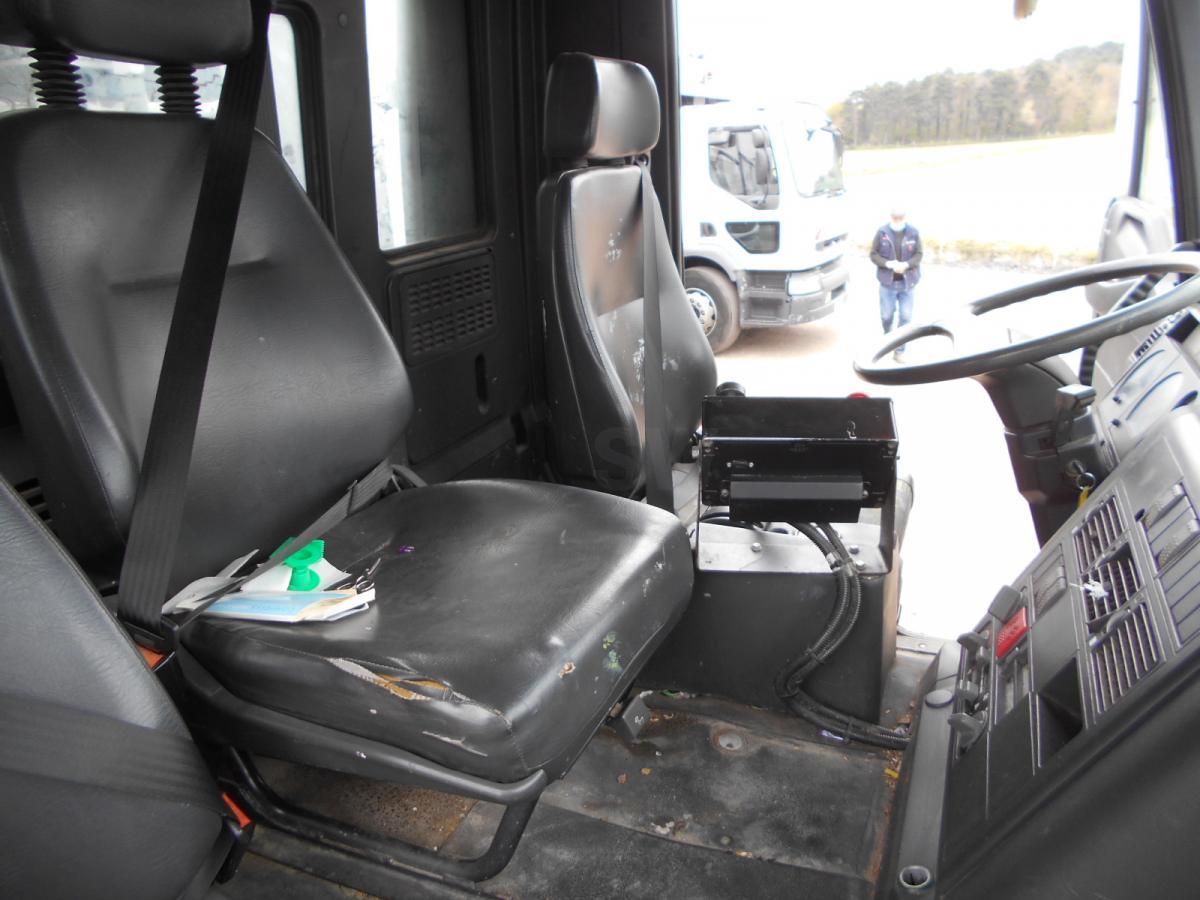 Боклукчийска кола Iveco Eurotech 240E26: снимка 10
