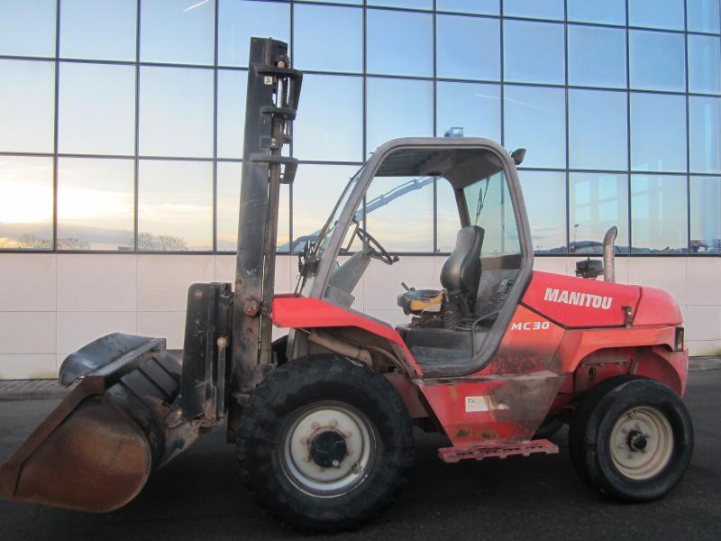 Manitou MC30 - Дизелов мотокар: снимка 2 Manitou MC30 - Дизелов мотокар: снимка 2