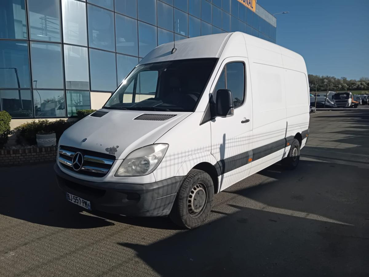 Mercedes Sprinter 218 CDI - Товарен бус: снимка 2 Mercedes Sprinter 218 CDI - Товарен бус: снимка 2