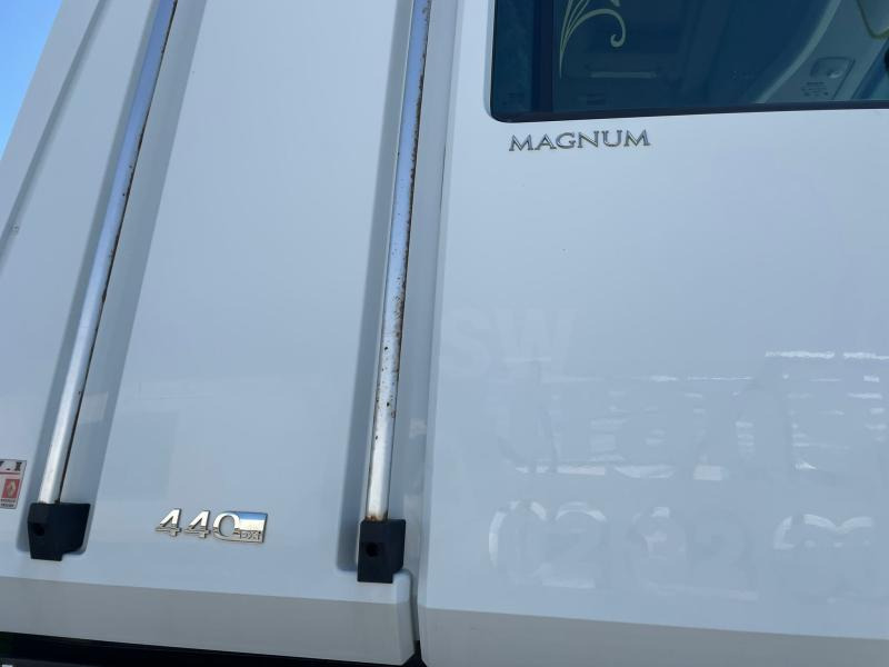 Renault Magnum 440 DXI - Бордови камион: снимка 5 Renault Magnum 440 DXI - Бордови камион: снимка 5