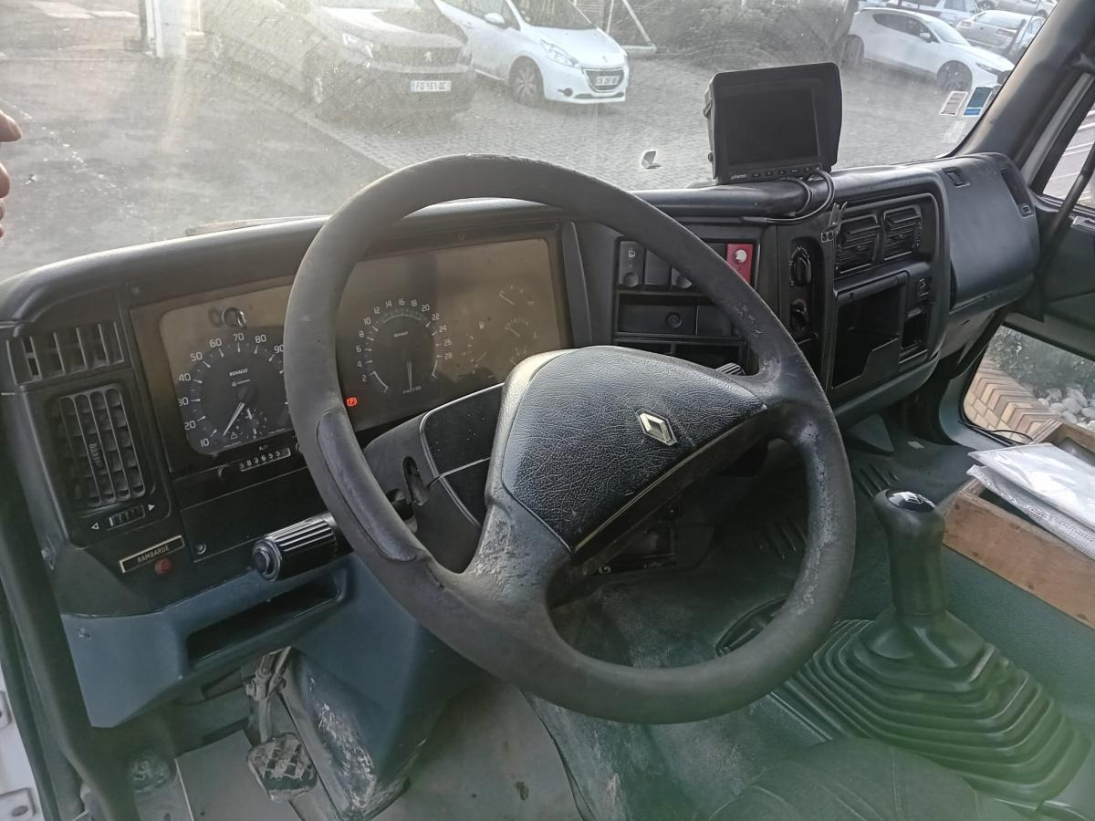 Renault Premium 250 - Камион цистерна: снимка 3 Renault Premium 250 - Камион цистерна: снимка 3