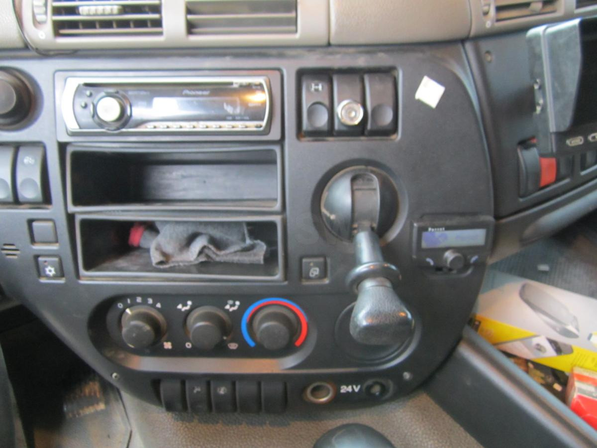 Влекач DAF CF85 460: снимка 16