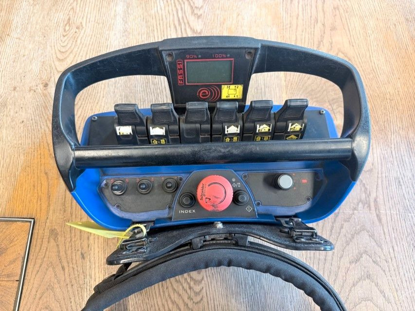 Камион с кран Fassi F245A.2.25 E-Dynamic Radio Remote / Crane: снимка 10