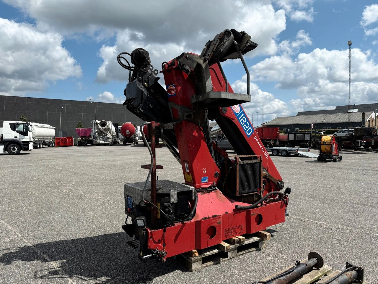 HMF 1820 K4 Remote control / Kran / Crane - Камион с кран: снимка 2 HMF 1820 K4 Remote control / Kran / Crane - Камион с кран: снимка 2