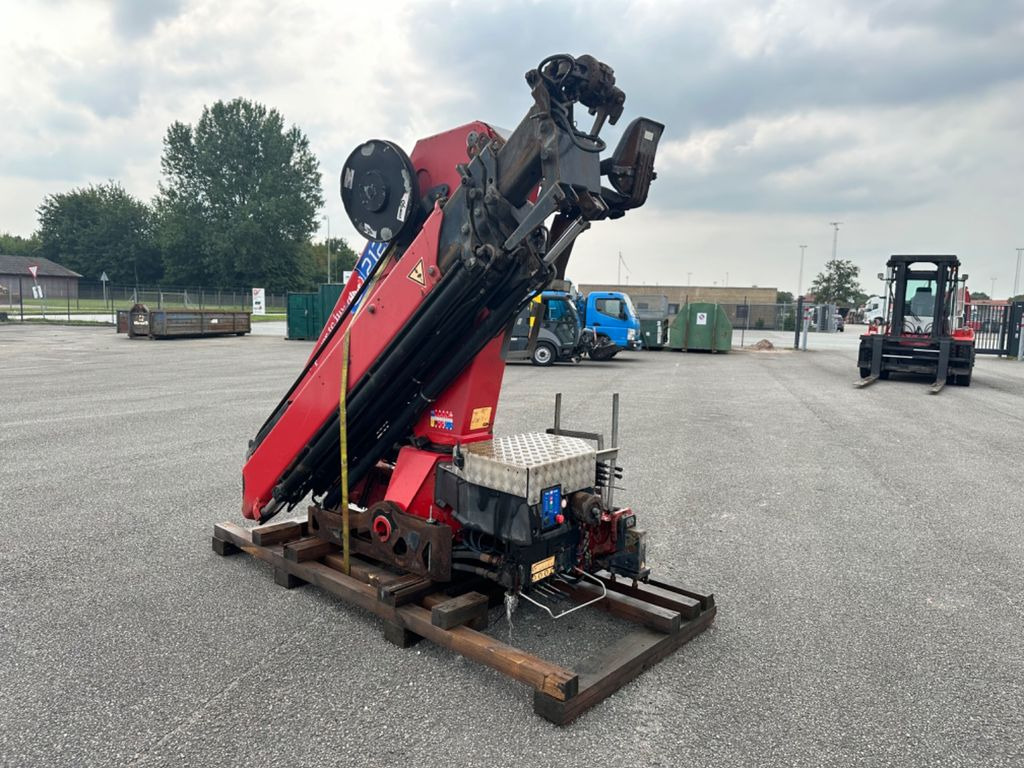 HMF 2120 K4 Radio Remote / Crane / Kran - Кран за камион: снимка 3 HMF 2120 K4 Radio Remote / Crane / Kran - Кран за камион: снимка 3